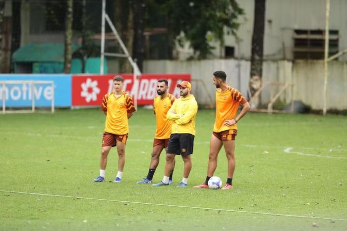 3 ngoại binh người Brazil đã có mặt tại Trung tâm Huấn luyện Hàm Rồng. Ảnh: Văn Ngọc
