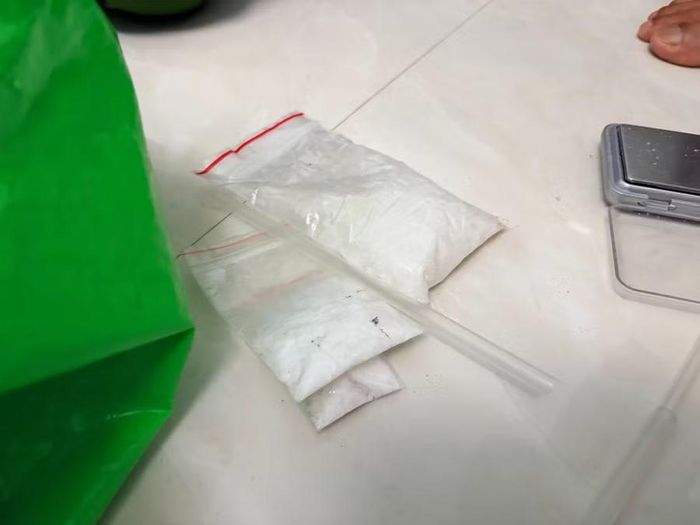  Đối tượng Hùng mang theo trên người 3 gói ma túy có trọng lượng hơn 66 g. Ảnh: Văn Ngọc 