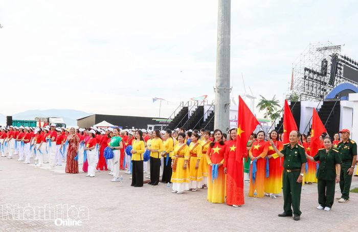 Các hội viên Hội UNESCO tỉnh tham dự chương trình.