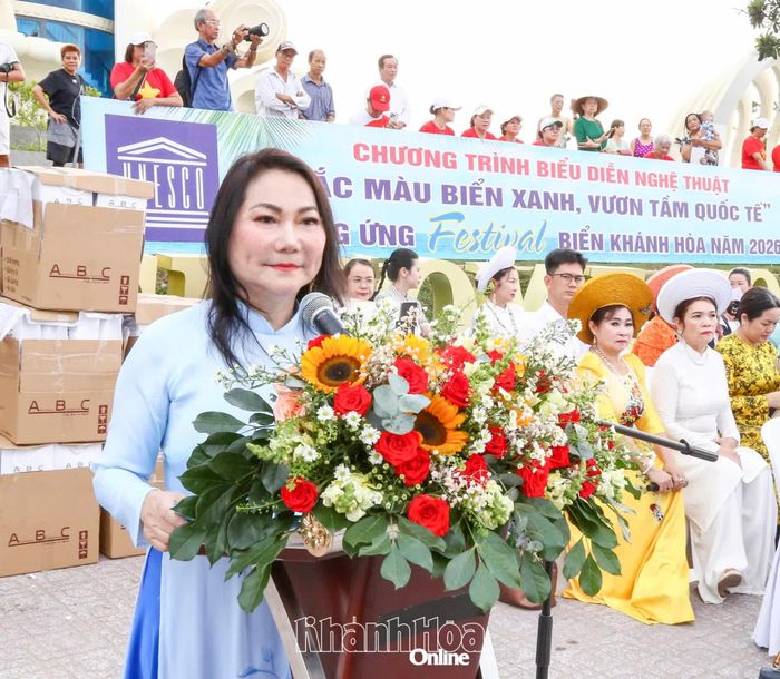 Lãnh đạo Hội UNESCO tỉnh phát biểu khai mạc chương trình.