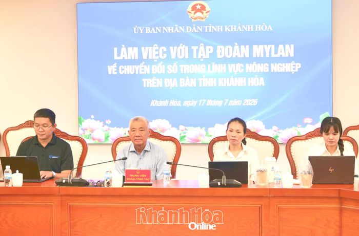 Đại diện Tập đoàn Mylan tham dự buổi làm việc.