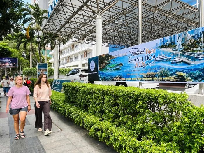 Du khách quan tâm đến Festival Biển Khánh Hòa 2026.