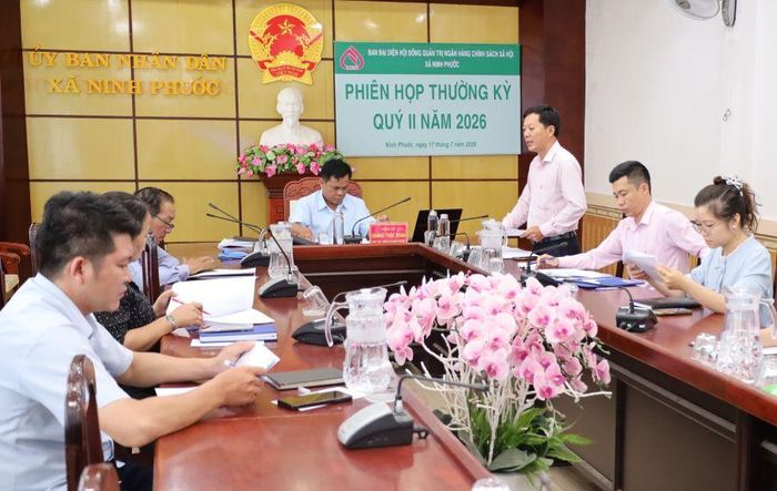 Quang cảnh cuộc họp.