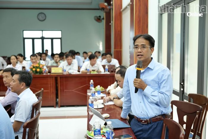 Đại biểu tham gia thảo luận về những khó khăn, giải pháp trong xây dựng hạ tầng dữ liệu và phát triển nguồn nhân lực số.