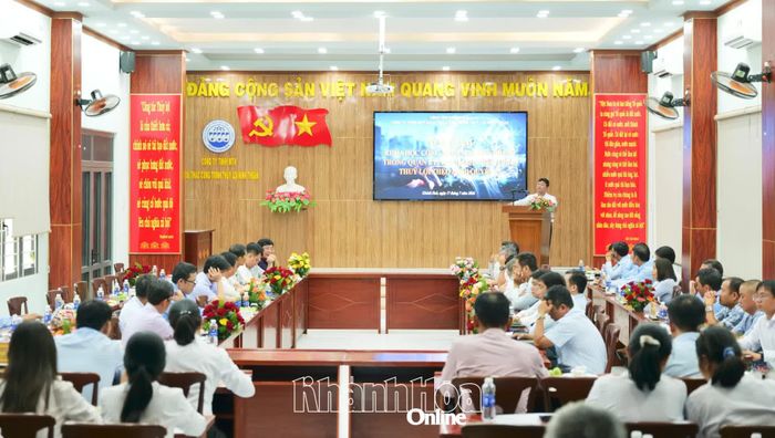 Quang cảnh tọa đàm.
