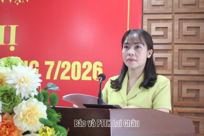 Đồng chí Đào Thị Thanh Nhàn - Phó Trưởng Ban Thường trực Ban TG&amp;DV Tỉnh ủy phát biểu kết luận.