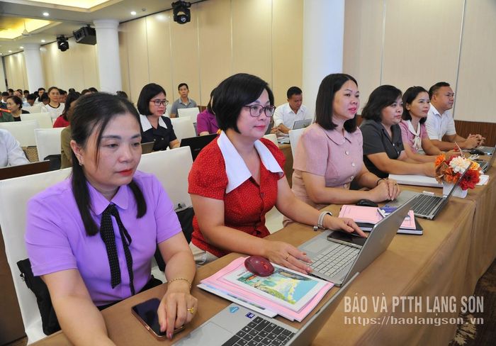 Các đại biểu tham gia lớp tập huấn
