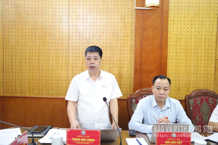 Đại biểu Quốc hội tỉnh trao đổi một số nội dung tại chương trình làm việc