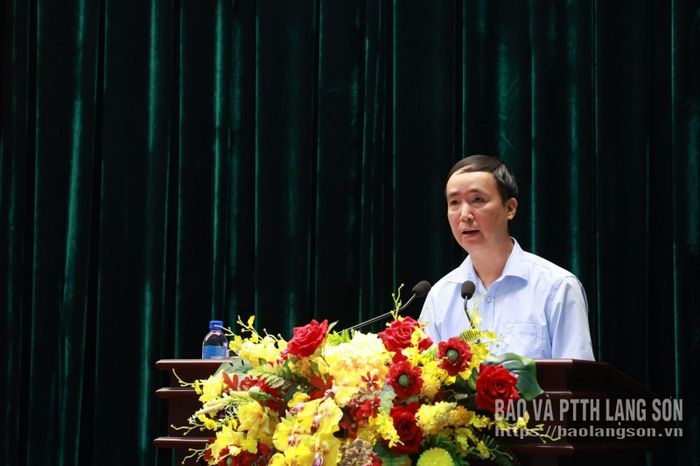 Lãnh đạo Đảng ủy phường Lương Văn Tri phát biểu tại hội nghị