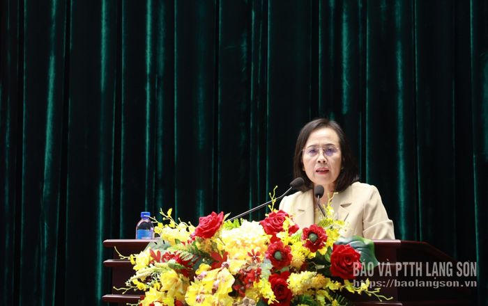 Đồng chí Đoàn Thị Hậu, Phó Bí thư Thường trực Tỉnh ủy, Chủ tịch HĐND tỉnh, Trưởng 3 Ban Chỉ đạo phát biểu tại hội nghị