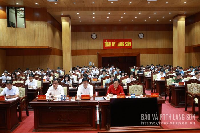 Các đại biểu dự hội nghị