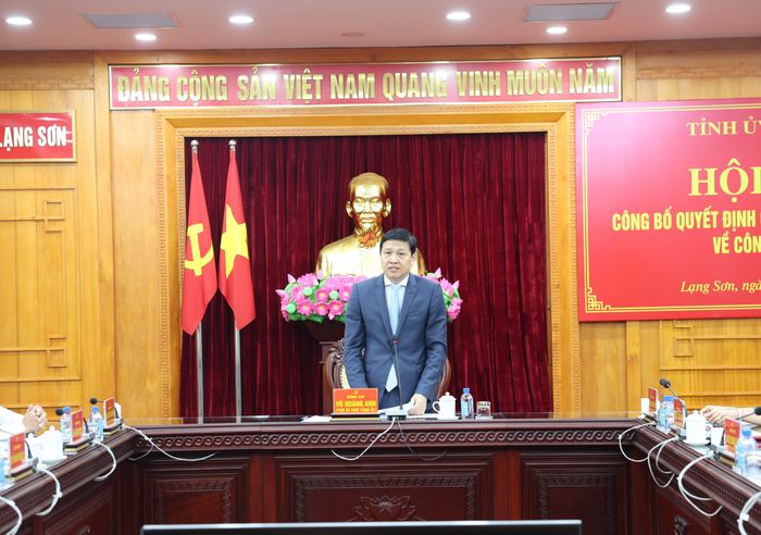 Đồng chí Vũ Hoàng Anh, Phó Bí thư Tỉnh ủy phát biểu giao nhiệm vụ tại hội nghị