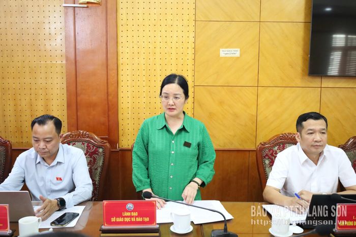 Lãnh đạo Sở Giáo dục và Đào tạo phát biểu ý kiến trong chương trình