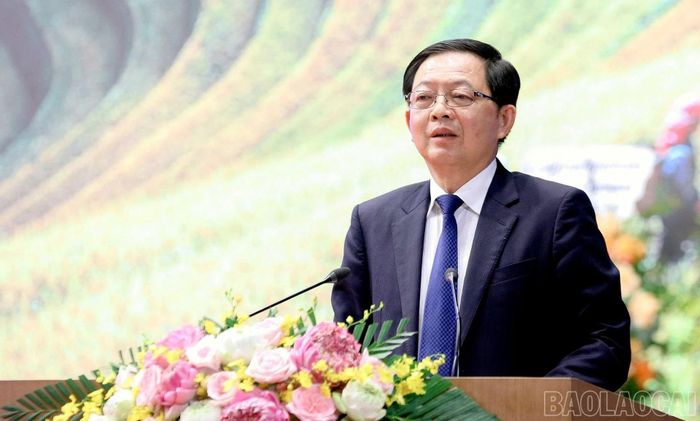 Phát biểu tại hội nghị, Phó Thủ tướng Chính phủ Hồ Quốc Dũng khẳng định, Lào Cai hội tụ đầy đủ điều kiện để trở thành cực tăng trưởng của vùng Trung du và miền núi phía Bắc.