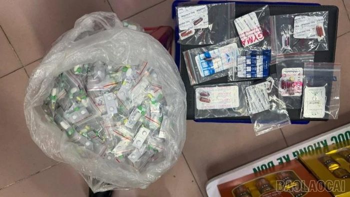 Việc các cơ sở kinh doanh thuốc tự ý bóc viên thuốc ra khỏi vỉ và đóng vào túi để bán cho người bệnh là hành vi vi phạm