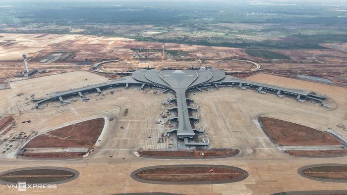 Một đoạn ĐT 25C đã được đầu tư, chạy qua khu vực tập trung nhiều khu công nghiệp ở Phường Nhơn Trạch và xã Phước An.