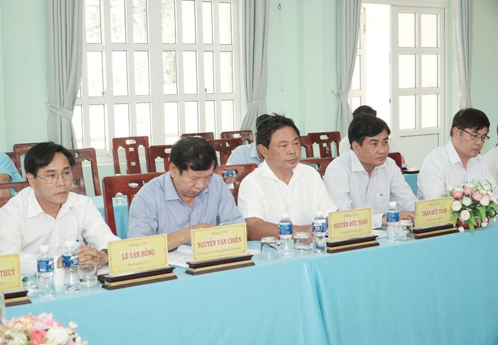 Lãnh đạo các sở, ban, ngành dự buổi làm việc