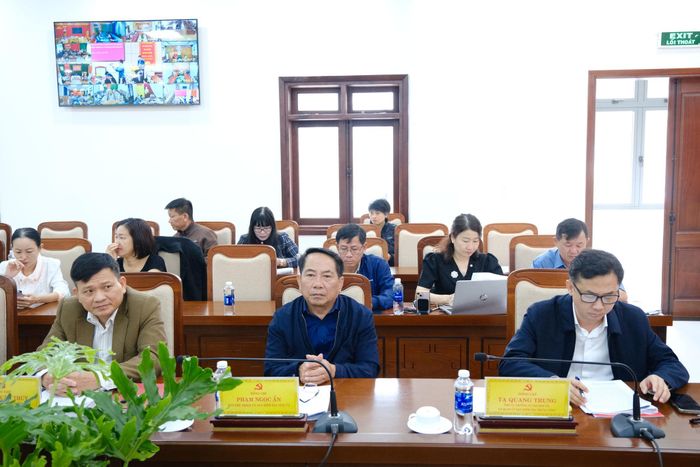 Các đồng chí lãnh đạo Vụ Địa bàn VII, Cơ quan Ủy ban Kiểm tra Trung ương, Ủy ban Kiểm tra Tỉnh ủy cùng các đại biểu tham dự hội nghị