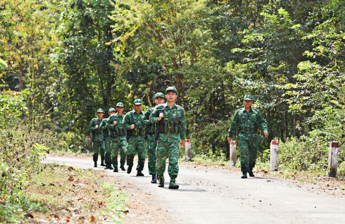 Lực lượng Bộ đội Biên phòng tỉnh Lâm Đồng thực hiện nhiệm vụ tuần tra biên giới