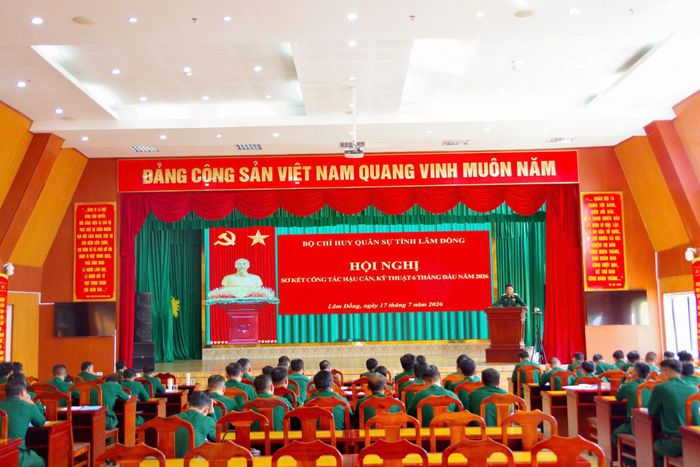 Quang cảnh diễn ra hội nghị