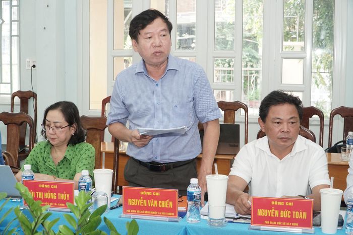 Đồng chí Nguyễn Văn Chiến, Phó Giám đốc Sở Nông nghiệp và Môi trường phát biểu tại buổi làm việc