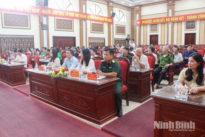 Các đại biểu dự hội nghị.