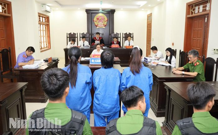 Toàn cảnh phiên xét xử sơ thẩm vụ án "Mua bán người dưới 16 tuổi".