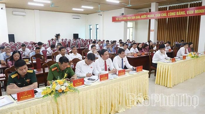 Các đại biểu dự kỳ họp.