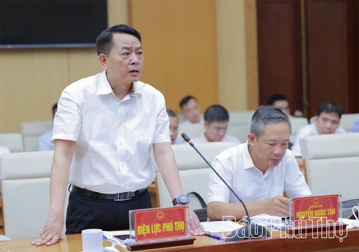 Lãnh đạo Công ty Điện lực Phú Thọ đề xuất một số giải pháp trong GPMB các dự án điện.