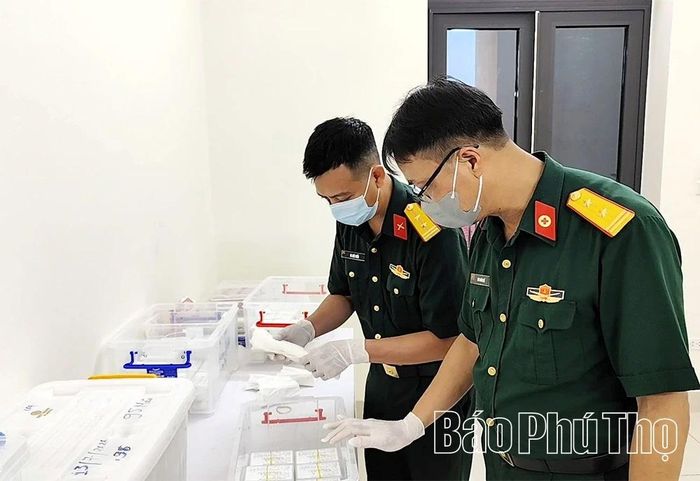 Các mẫu sinh phẩm hài cốt liệt sĩ chưa xác định danh tính được bảo quản tại Bộ CHQS tỉnh.