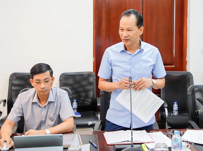 Lãnh đạo Sở Nông nghiệp và môi trường nêu những khó khăn vướng mắc trong thực hiện thủ tục về đất đai, giải phóng mặt bằng trong triển khai dự án.