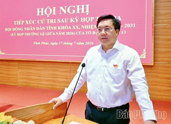 Chủ tịch UBND tỉnh Trần Duy Đông tiếp thu, giải trình một số ý kiến, kiến nghị của cử tri.
