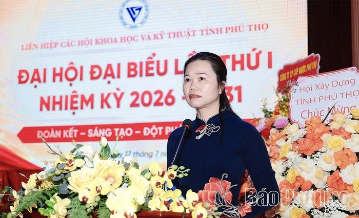 Đồng chí Bùi Thị Minh - Phó Bí thư Tỉnh ủy, Chủ tịch Ủy ban MTTQ Việt Nam tỉnh phát biểu chỉ đạo tại Đại hội.