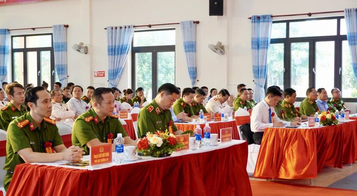 Các đại biểu dự lễ kỷ niệm - Ảnh: H.N