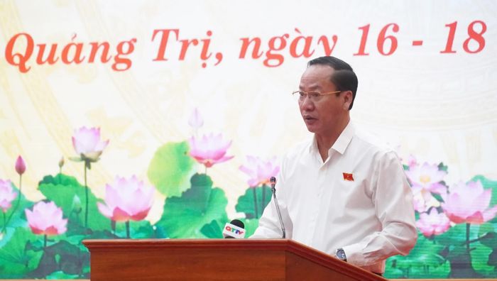 Đồng chí Nguyễn Xuân Đạt, Giám đốc Sở Tài chính phát biểu tại kỳ họp - Ảnh: N.M
