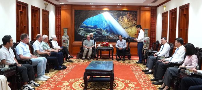 Quang cảnh buổi làm việc - Ảnh: H.Tr