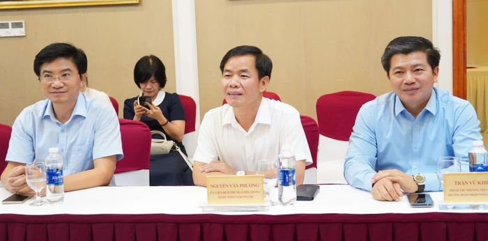 Đại biểu tham dự buổi thăm - Ảnh: Q.V