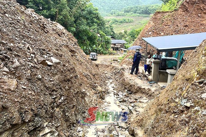 Mưa lớn làm sạt lở tại Km45+150, tỉnh lộ 111 đoạn qua bản Lừm Thượng B, xã Pắc Ngà. Ảnh: xã Pắc Ngà