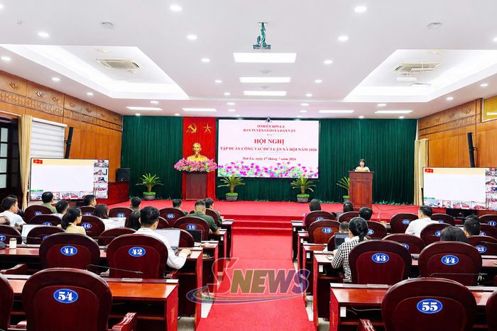 Hội nghị tập huấn công tác dư luận xã hội.