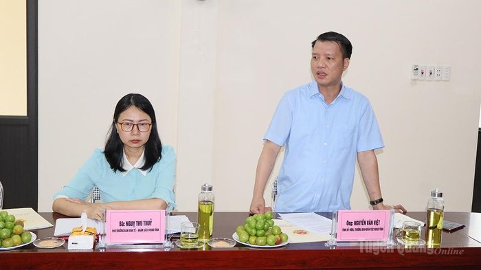 Lãnh đạo Ban Dân tộc HĐND tỉnh phát biểu tại buổi làm việc.