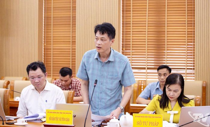 Đại diện các sở, ngành tham luận tại Hội nghị.