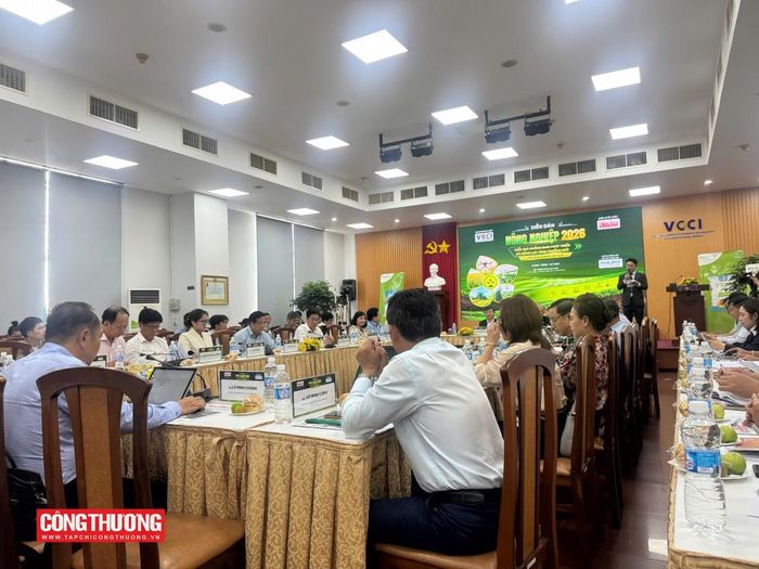 Các diễn giả, chuyên gia, doanh nghiệp đã chia sẻ những góc nhìn nghiên cứu, quản lý, kinh nghiệm thực tiễn và các sáng kiến, kiến nghị tạo động lực tăng trưởng mới, mang tính dài hạn cho ngành nông nghiệp Việt Nam.