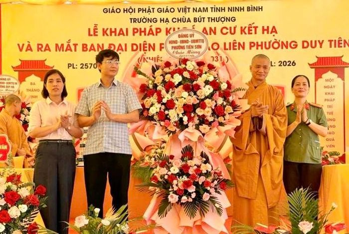 Lãnh đạo chính quyền chúc mừng Ban Đại diện Phật giáo liên phường Duy Tiên nhiệm kỳ 2026-2031
