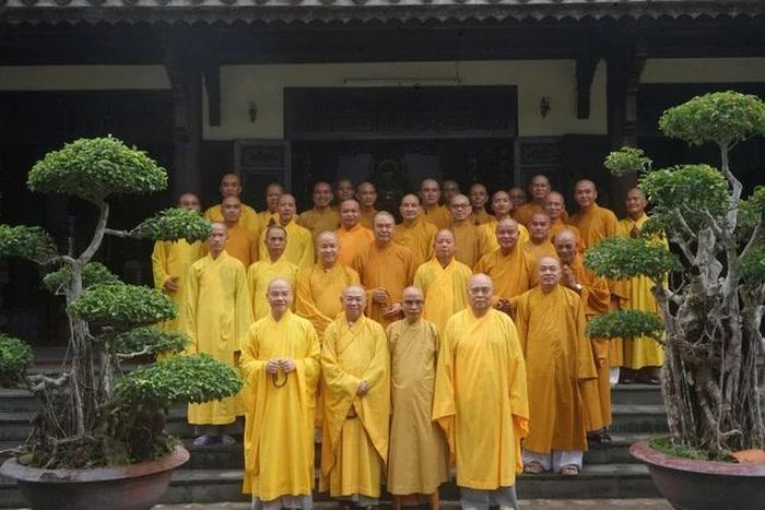 Lưu niệm cùng chư Tăng trường hạ chùa Chúc Thánh (phường Hội An)