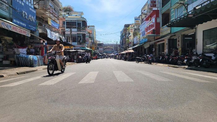 UBND cấp xã có trách nhiệm bố trí đầy đủ nguồn lực để thực hiện các nhiệm vụ được ủy quyền. (Ảnh: Lê Danh)