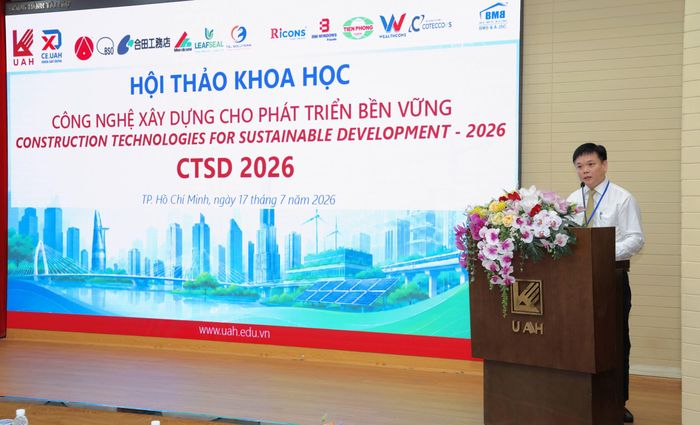Ông Khải Quốc Bình, Phó Giám đốc Sở Xây dựng TP.HCM phát biểu tại hội thảo.
