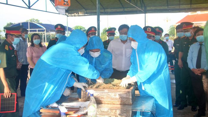 Từng mẫu sinh phẩm đều được làm sạch và bảo quản nghiêm ngặt, nhằm phục vụ tốt nhất cho công tác giám định.