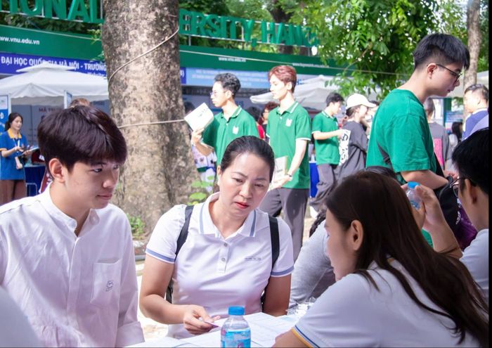 Thí sinh tham khảo thông tin tuyển sinh đại học năm 2026.