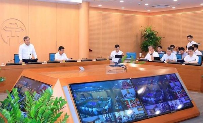 Chủ tịch UBND TP. Hà Nội Vũ Đại Thắng chủ trì cuộc họp nghe báo cáo về tình hình triển khai Kế hoạch phát triển nhà ở của Thành phố giai đoạn 2026-2030. Ảnh: Lê Hải