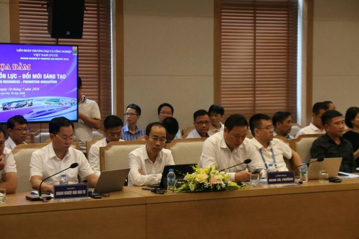 Tọa đàm thu hút nhiều doanh nghiệp, nhà đầu tư đến với tỉnh Lào Cai.